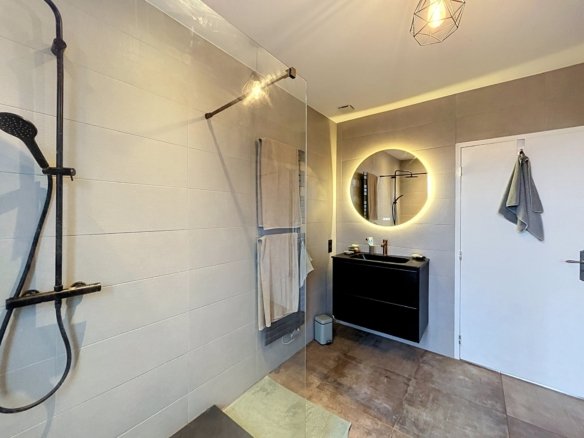 BREST SAINT MICHEL : Bel appartement T2/3 de 71m2 entièrement rénové, au dernier étage