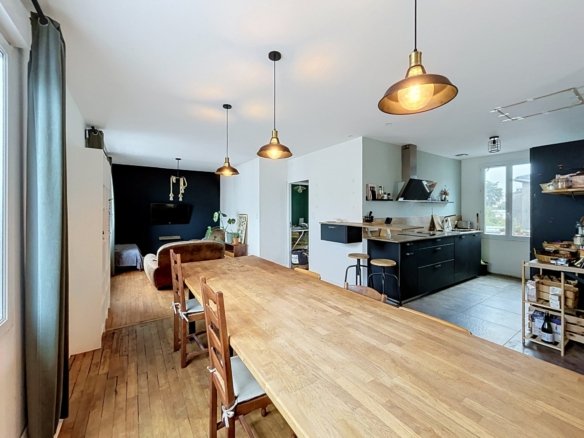 BREST SAINT MICHEL : Bel appartement T2/3 de 71m2 entièrement rénové, au dernier étage