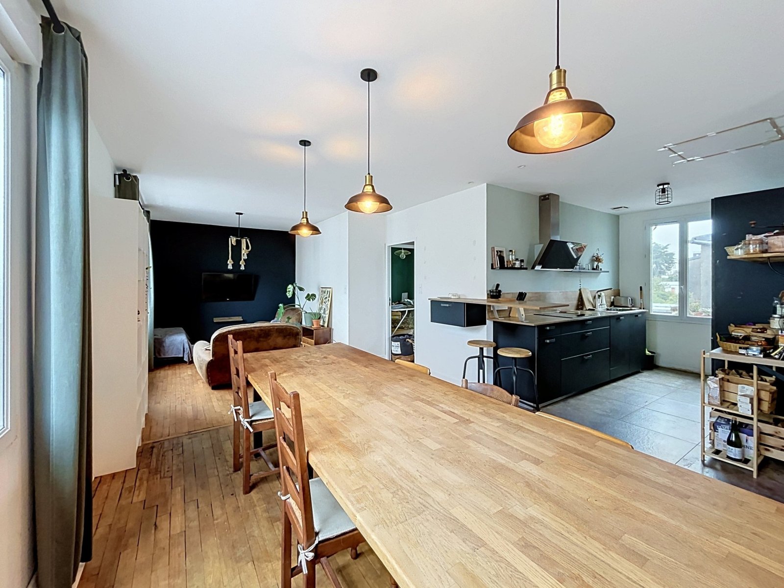 BREST SAINT MICHEL : Bel appartement T2/3 de 71m2 entièrement rénové, au dernier étage