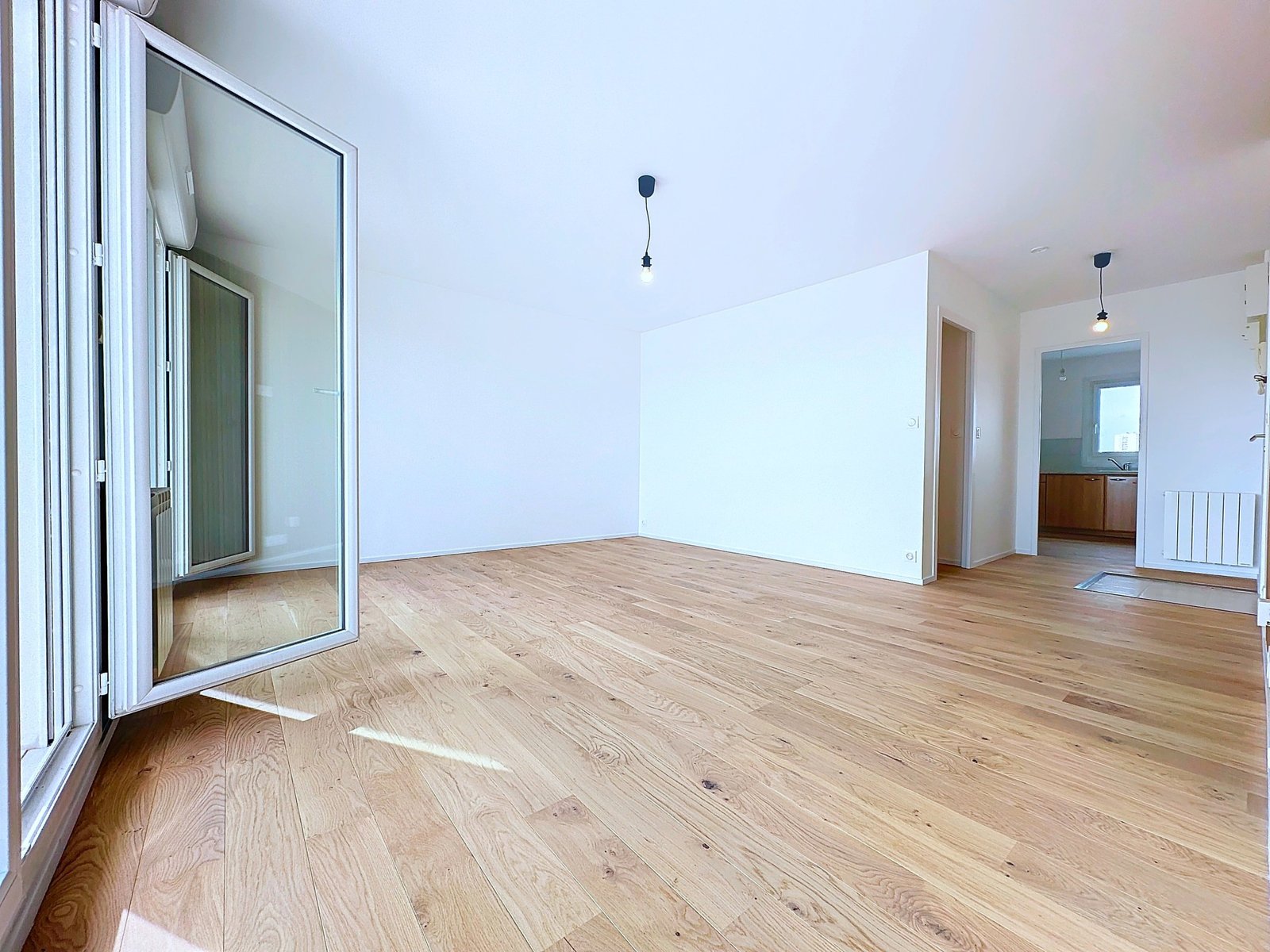SAINT-MARC : DERNIER ÉTAGE AVEC UNE SUPERBE VUE MER, TRÈS BEL APPARTEMENT T4 RÉNOVÉ AVEC BALCON ET PARKING