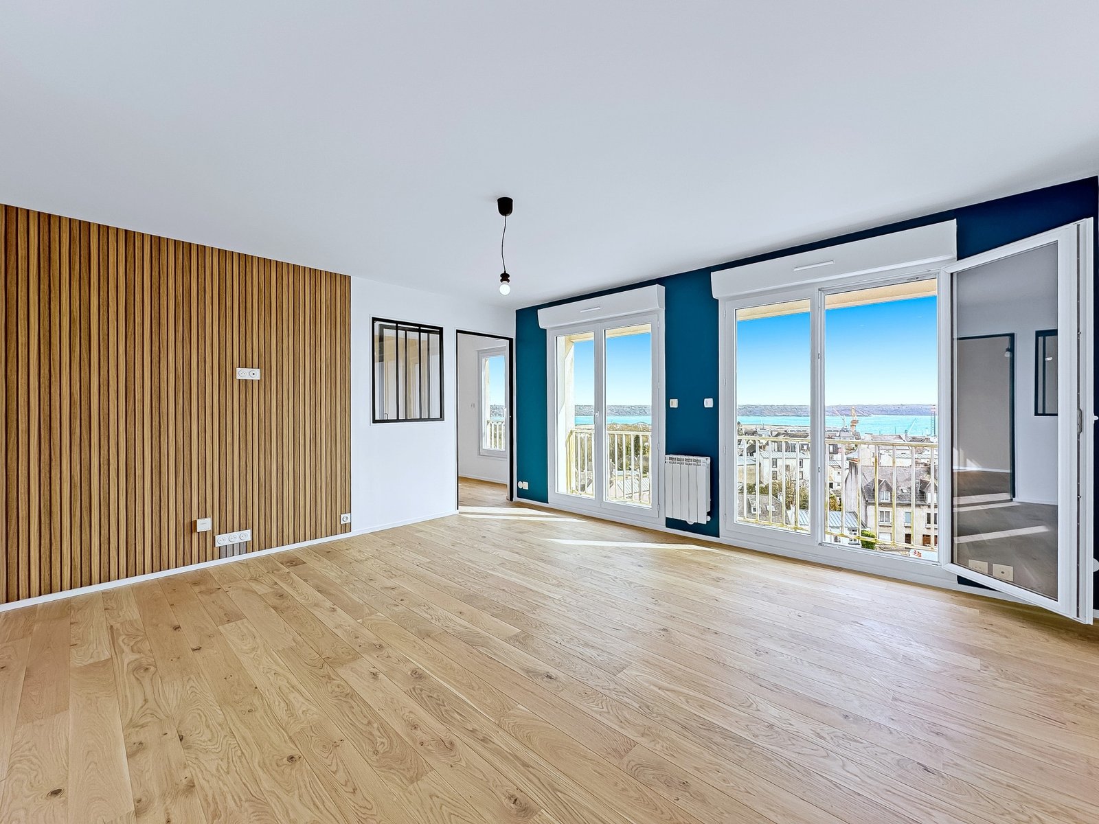 SAINT-MARC : DERNIER ÉTAGE AVEC UNE SUPERBE VUE MER, TRÈS BEL APPARTEMENT T4 RÉNOVÉ AVEC BALCON ET PARKING